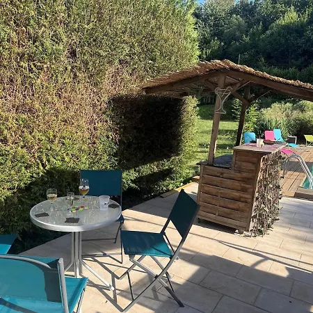 Hébergement de vacances Le Hameau De Milyann La Moucharde 11 People