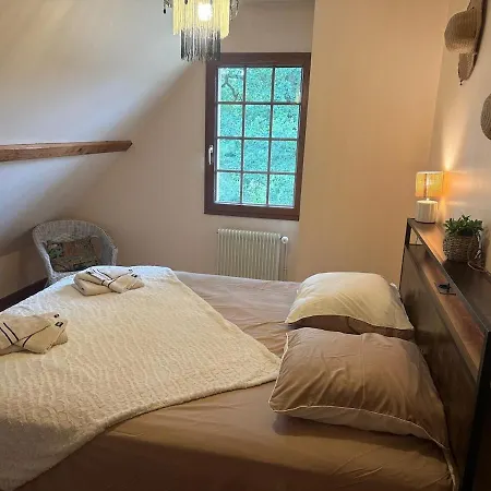 Hébergement de vacances Le Hameau De Milyann La Moucharde 11 People